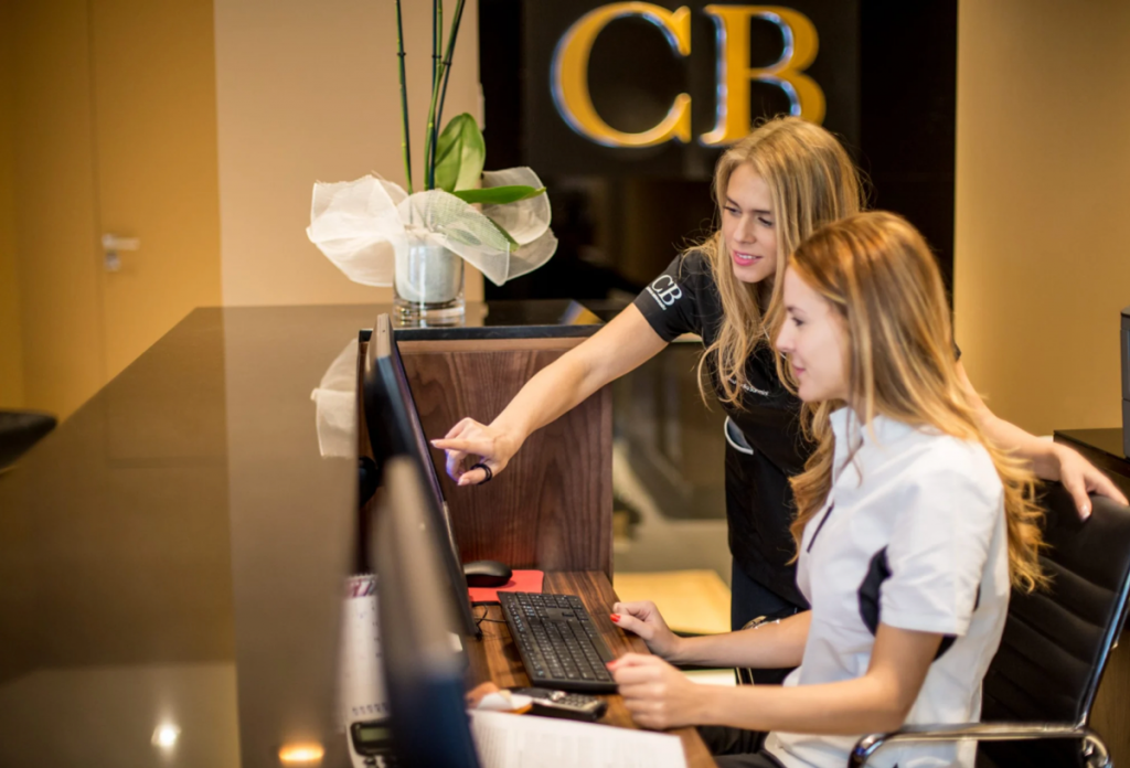 Equipo de atención en la Clínica Dental Bernabeu en Madrid